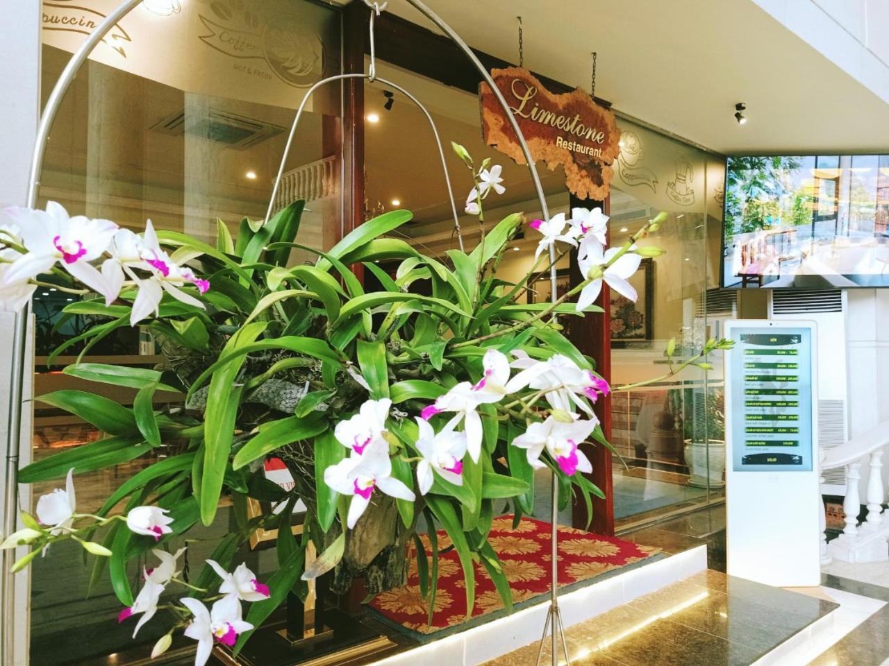 The Vissai Hotel Ниньбинь Экстерьер фото