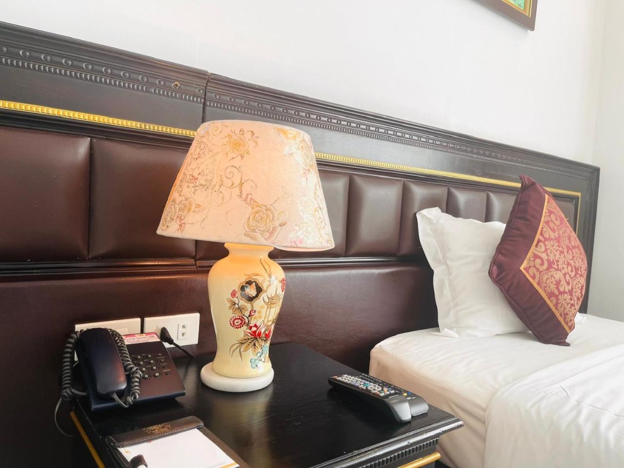 The Vissai Hotel Ниньбинь Экстерьер фото
